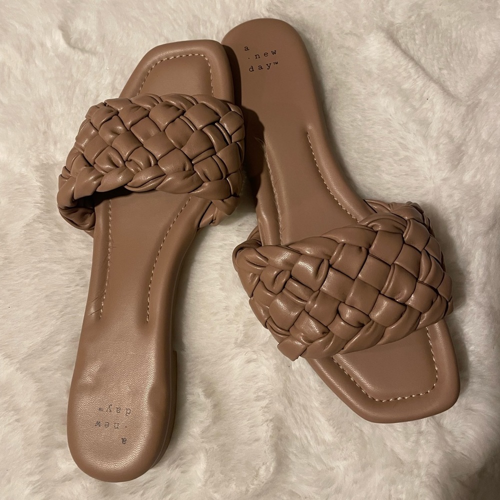 Sandals - Picture 2 of 3